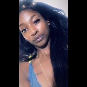 Meet your Posher, Erika-twelia